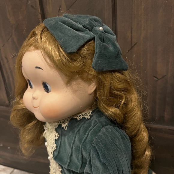 Dolly Dingle porcelain doll limited edition 1983 collectible - Picture 3 of 6